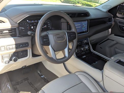 Used 2021 GMC Yukon Denali w/ Denali Ultimate Package image 28