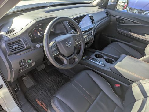 Used 2025 Honda Passport TrailSport image 16