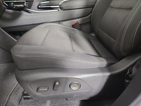 Used 2024 Chevrolet Traverse LT w/ Midnight/Sport Edition image 29