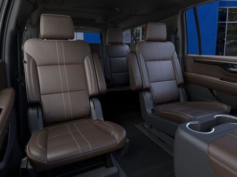 New 2026 Chevrolet Suburban High Country AWD/4WD image 17