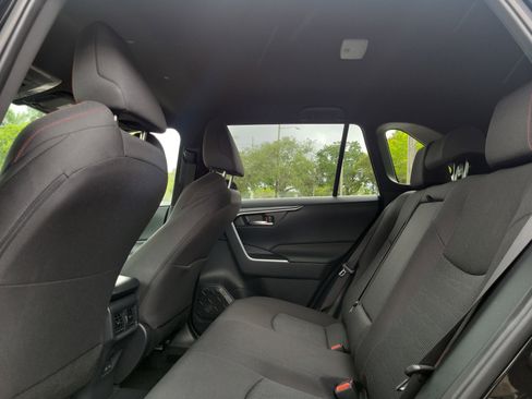 Used 2025 Toyota RAV4 SE AWD/4WD image 12