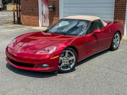Used 2008 Chevrolet Corvette Convertible w/ Preferred Equipment Group RWD image 3