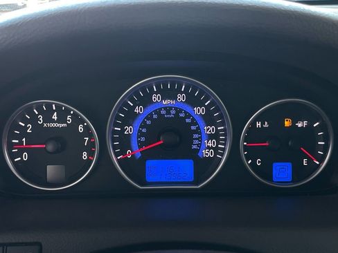 Used 2012 Hyundai Veracruz Limited w/ Entertainment Pkg image 44