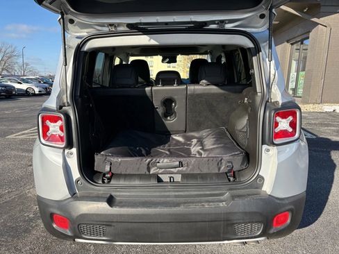 Used 2017 Jeep Renegade Limited image 9