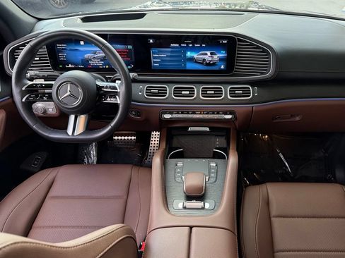 Used 2025 Mercedes-Benz GLS 450 4MATIC image 35