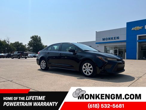 Used 2024 Toyota Corolla LE FWD image 1