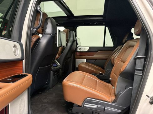 Used 2022 Lincoln Navigator L Reserve AWD/4WD image 23
