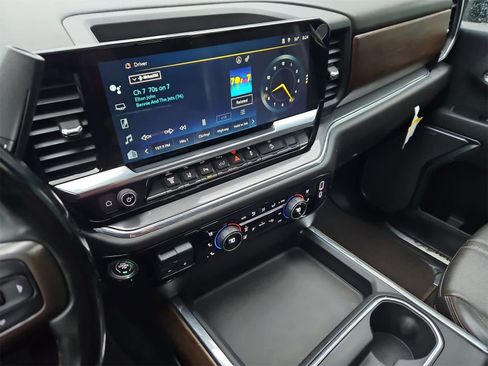 Used 2024 Chevrolet Silverado 2500 High Country w/ High Country Premium Package image 29