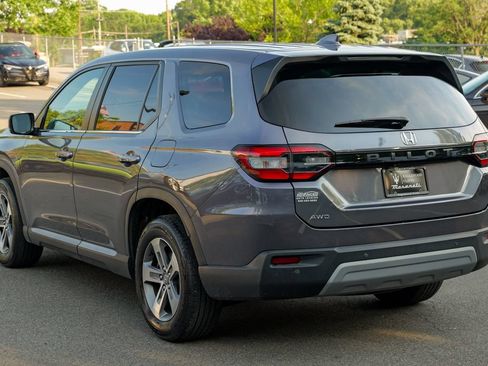 Used 2025 Honda Pilot EX-L image 5