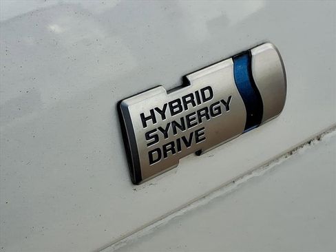 Used 2014 Toyota Prius Four image 13