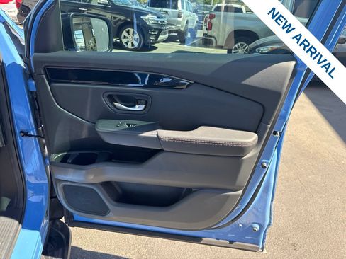 Used 2025 Honda Pilot TrailSport image 10