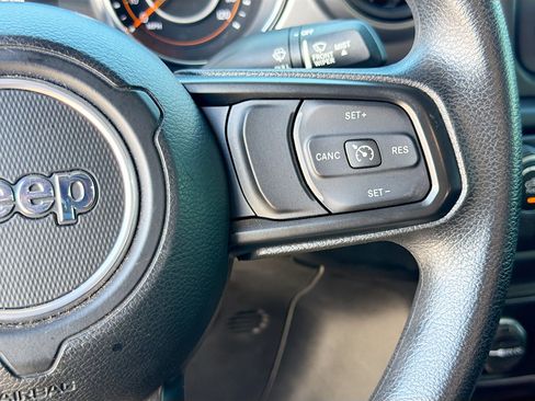 Used 2021 Jeep Wrangler Unlimited Sport AWD/4WD image 36