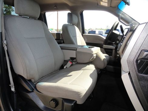 Used 2017 Ford F150 XLT RWD image 9