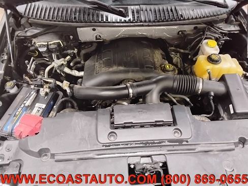 Used 2016 Ford Expedition XLT AWD/4WD image 9