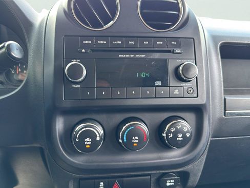 Used 2014 Jeep Patriot Sport w/ Power Value Group AWD/4WD image 26