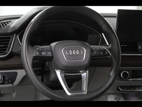 Used 2025 Audi Q5 2.0T Premium Plus w/ Premium Plus Package AWD/4WD image 7