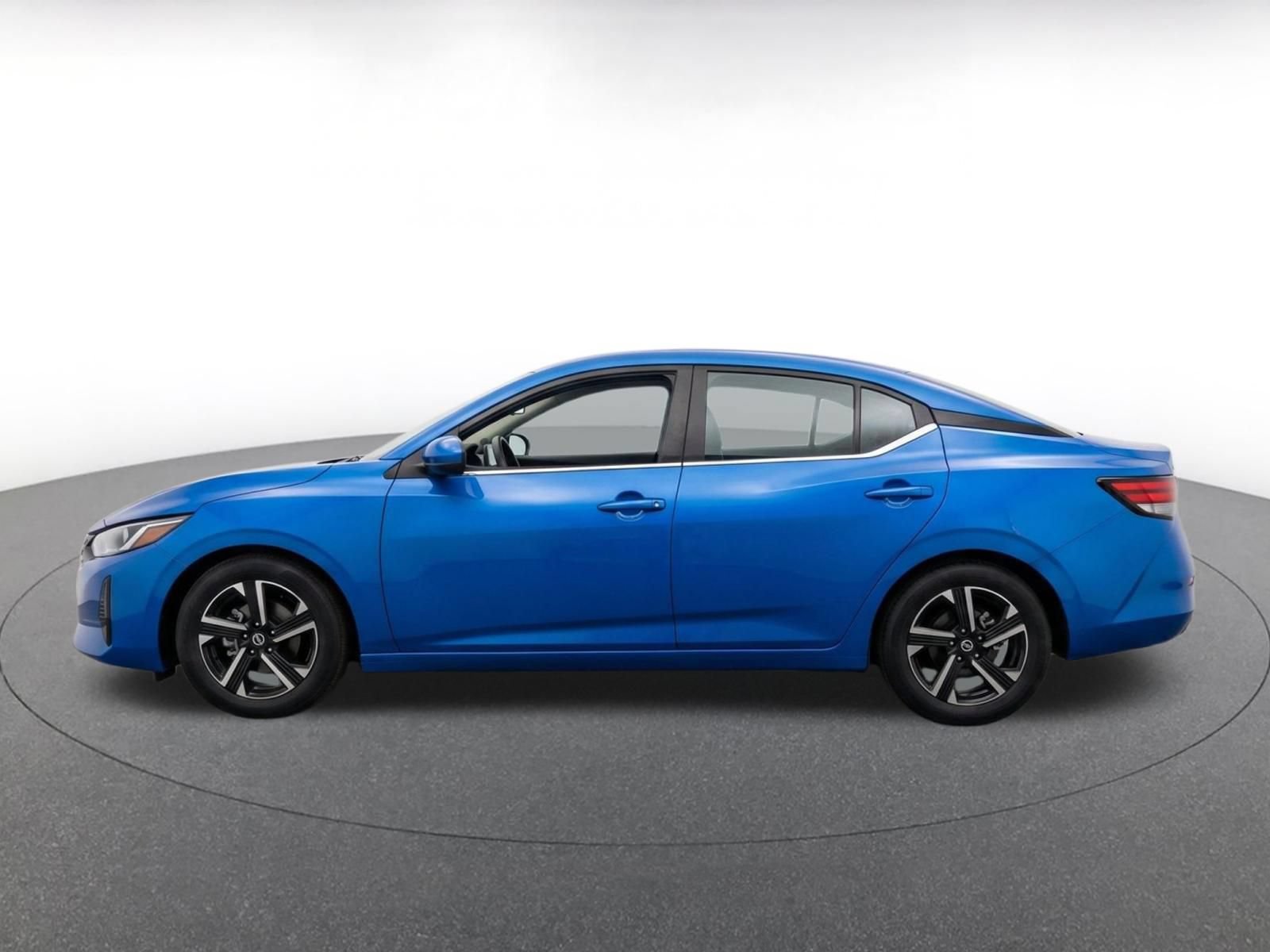 Used 2025 Nissan Sentra SV FWD image 4