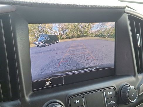 Used 2023 GMC Terrain AT4 image 4