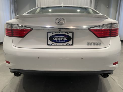 Used 2015 Lexus ES 350 w/ Luxury Package image 5