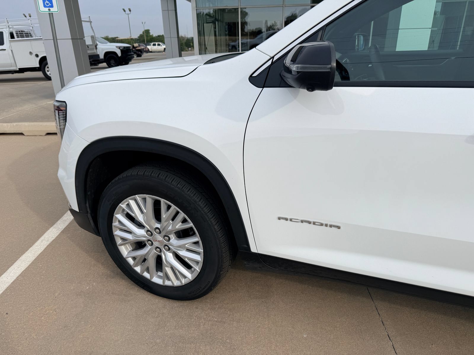 Used 2026 GMC Acadia Elevation w/ Elevation Premium Package AWD/4WD image 13