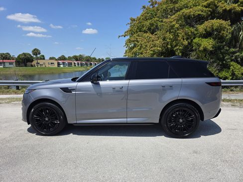 Used 2024 Land Rover Range Rover Sport Dynamic SE AWD/4WD image 7