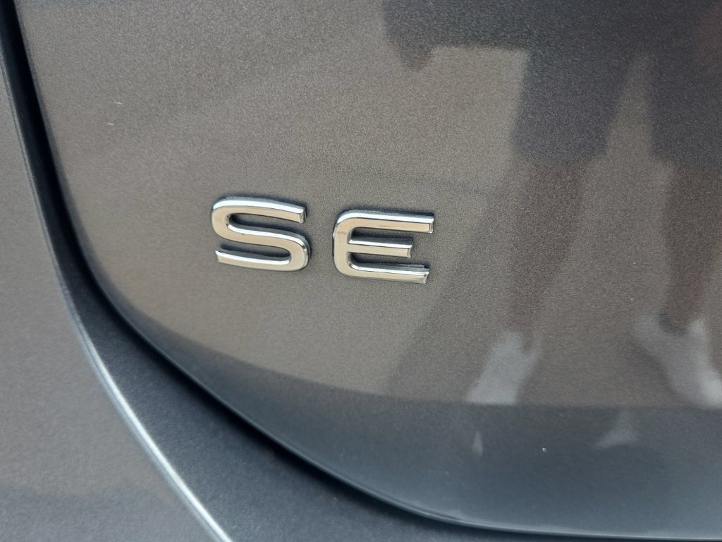 Used 2023 Volkswagen Tiguan SE R-Line FWD image 37