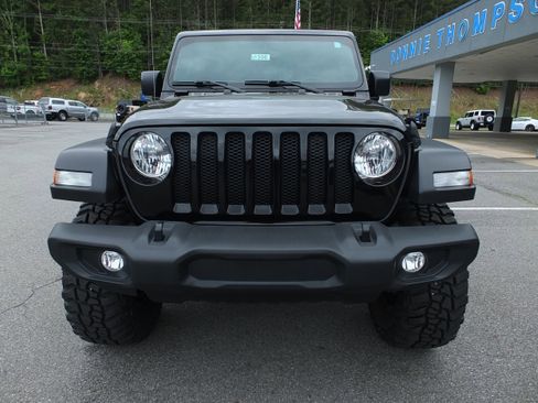 Used 2021 Jeep Wrangler Unlimited Sport w/ Sun And Sound Package AWD/4WD image 8