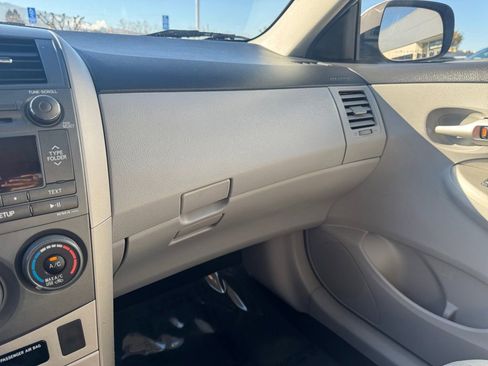 Used 2011 Toyota Corolla LE image 23