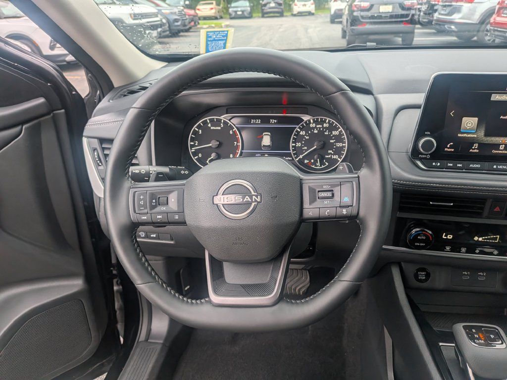Used 2026 Nissan Rogue SV AWD/4WD image 8