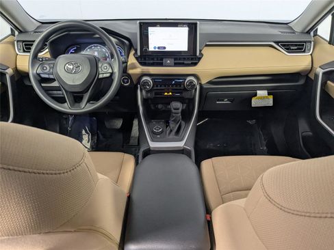 Used 2025 Toyota RAV4 XLE image 31