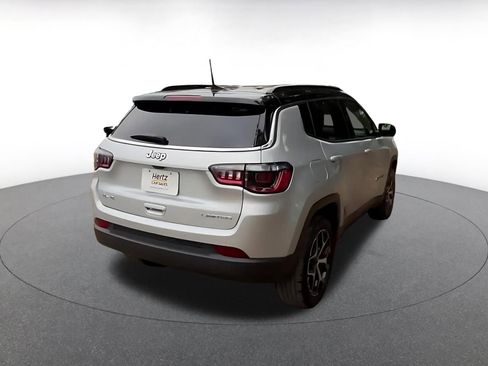 Used 2025 Jeep Compass Limited image 14