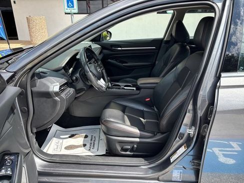 Used 2024 Nissan Altima 2.5 SR FWD image 11