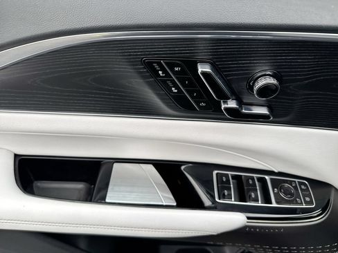 Used 2024 Cadillac Lyriq Luxury RWD image 15