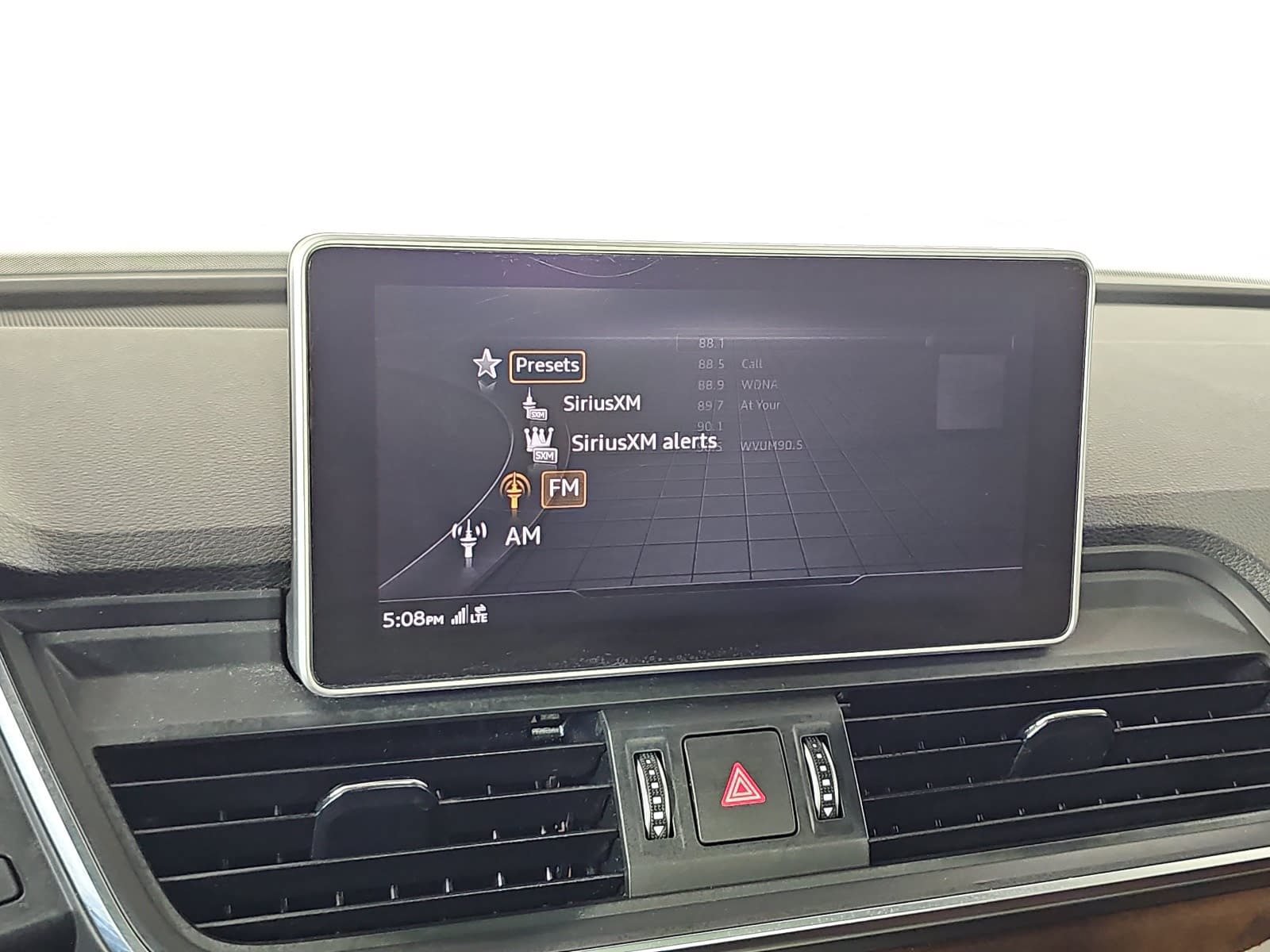 Used 2019 Audi Q5 2.0T Premium Plus w/ Premium Plus Package AWD/4WD image 21