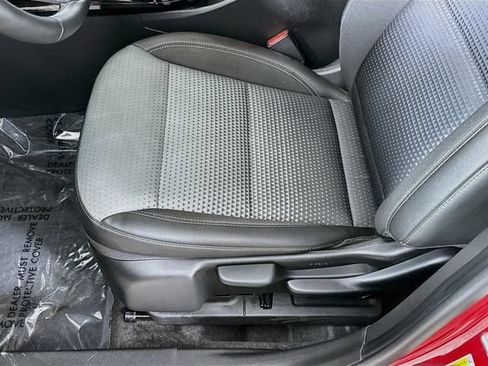 Used 2026 Chevrolet Trax LT w/ Driver Confidence Package FWD image 18
