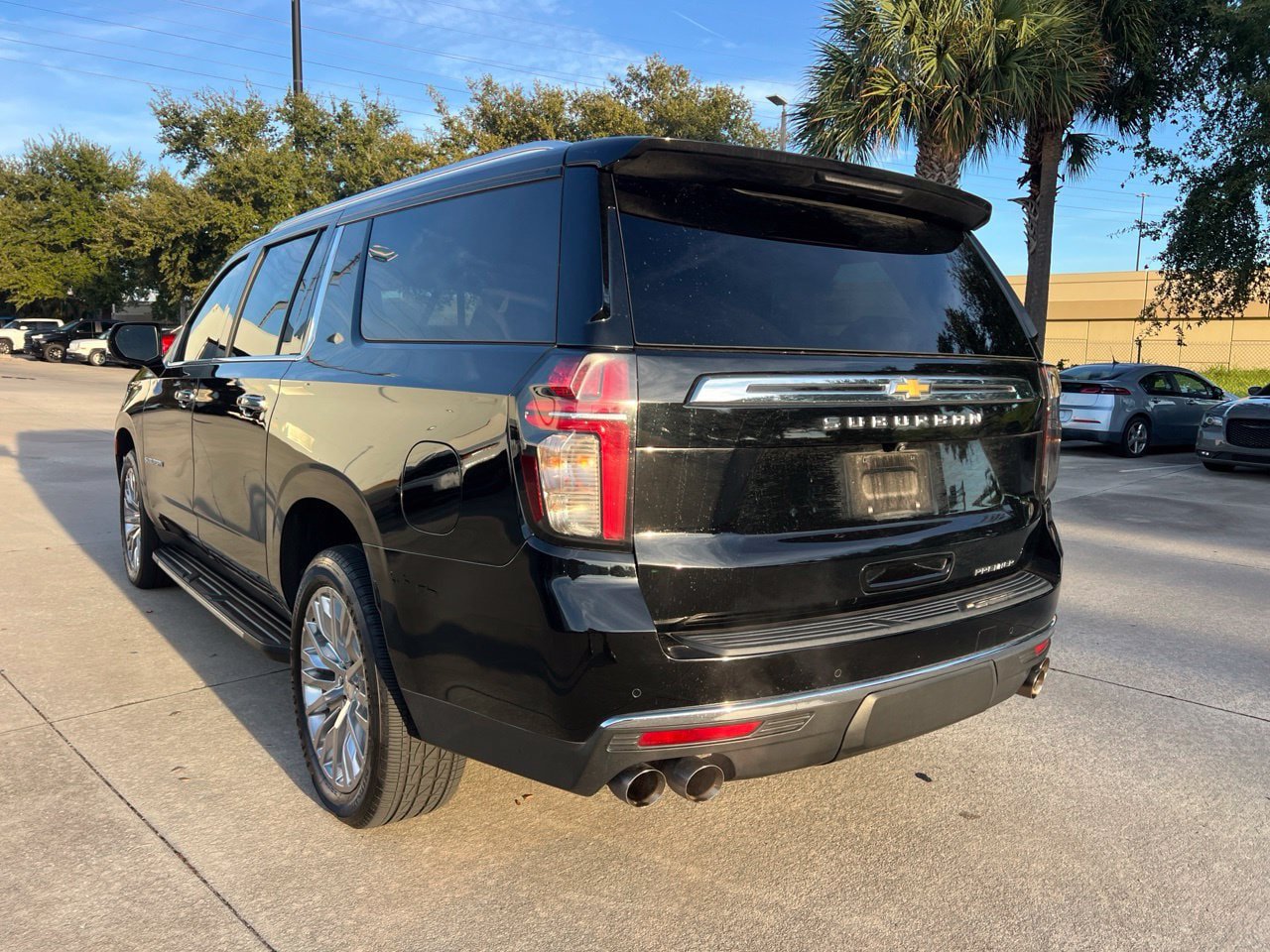 Used 2023 Chevrolet Suburban Premier RWD image 6