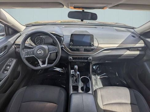 Used 2024 Nissan Altima 2.5 SV FWD image 27