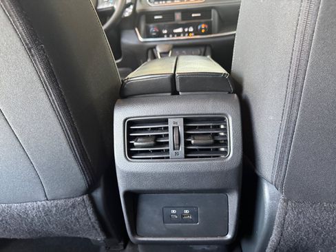 Used 2023 Nissan Rogue SV AWD/4WD image 25