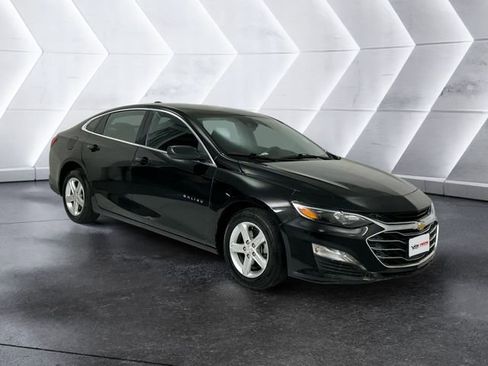 Used 2023 Chevrolet Malibu LT image 1