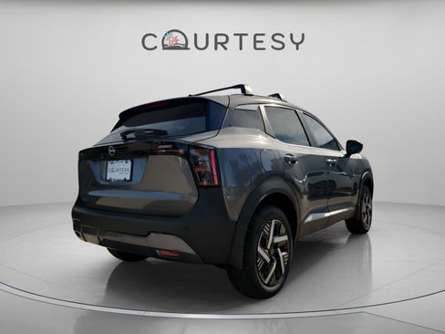 New 2026 Nissan Kicks SV image 4