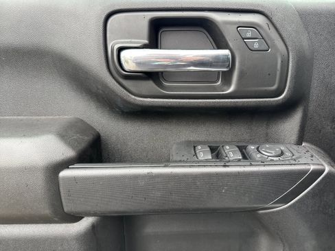 Used 2024 Chevrolet Silverado 2500 Custom w/ Custom Value Package image 10