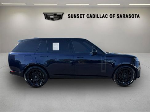 Used 2023 Land Rover Range Rover Long Wheelbase Autobiography image 2