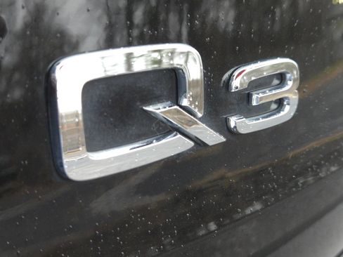 Used 2020 Audi Q3 2.0T Premium image 9