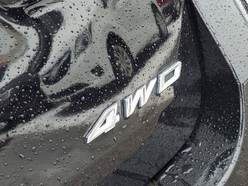 Used 2022 Ford Explorer XLT w/ Equipment Group 202A image 34