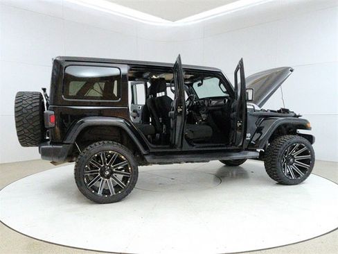 Used 2021 Jeep Wrangler Unlimited Sahara w/ Uconnect 4C Nav & Sound Group image 12