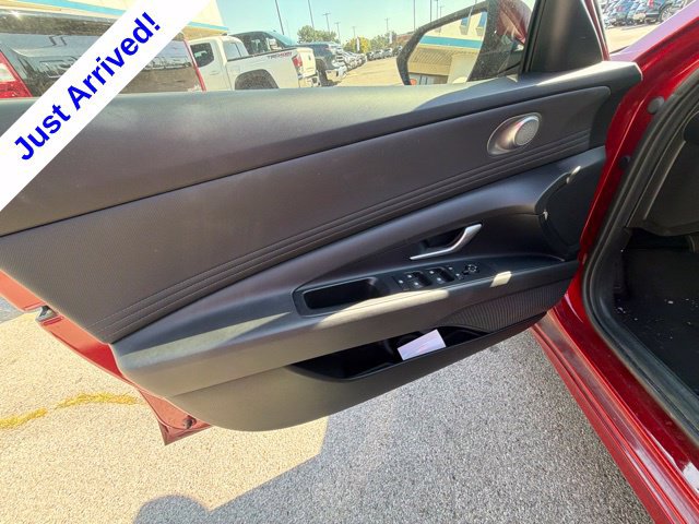 Used 2025 Hyundai Elantra SEL FWD image 36
