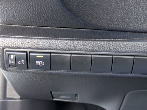 Used 2025 Toyota Corolla LE image 22