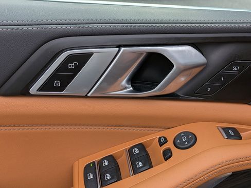 Used 2024 BMW X5 xDrive40i w/ Premium Package image 12