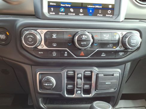 Used 2023 Jeep Gladiator Sport AWD/4WD image 19