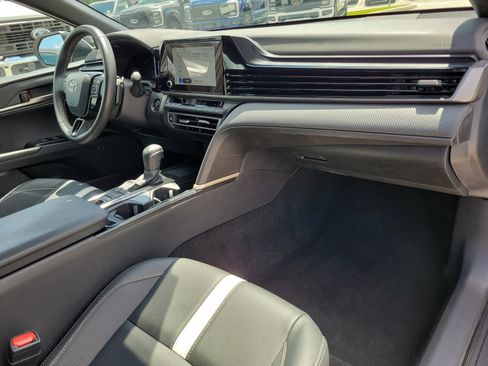 Used 2026 Toyota Camry SE FWD image 13